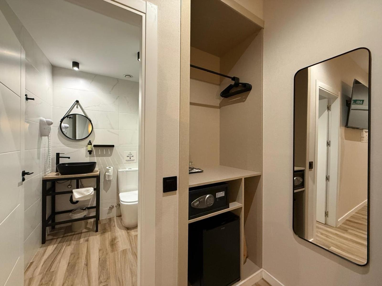 Cc Opera Suites Μαδρίτη Εξωτερικό φωτογραφία